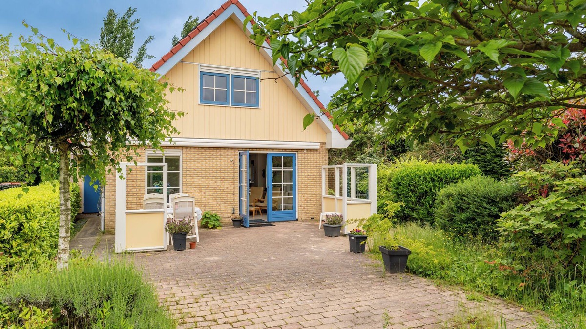 Schoorl House | Sunny holiday home close to the dunes