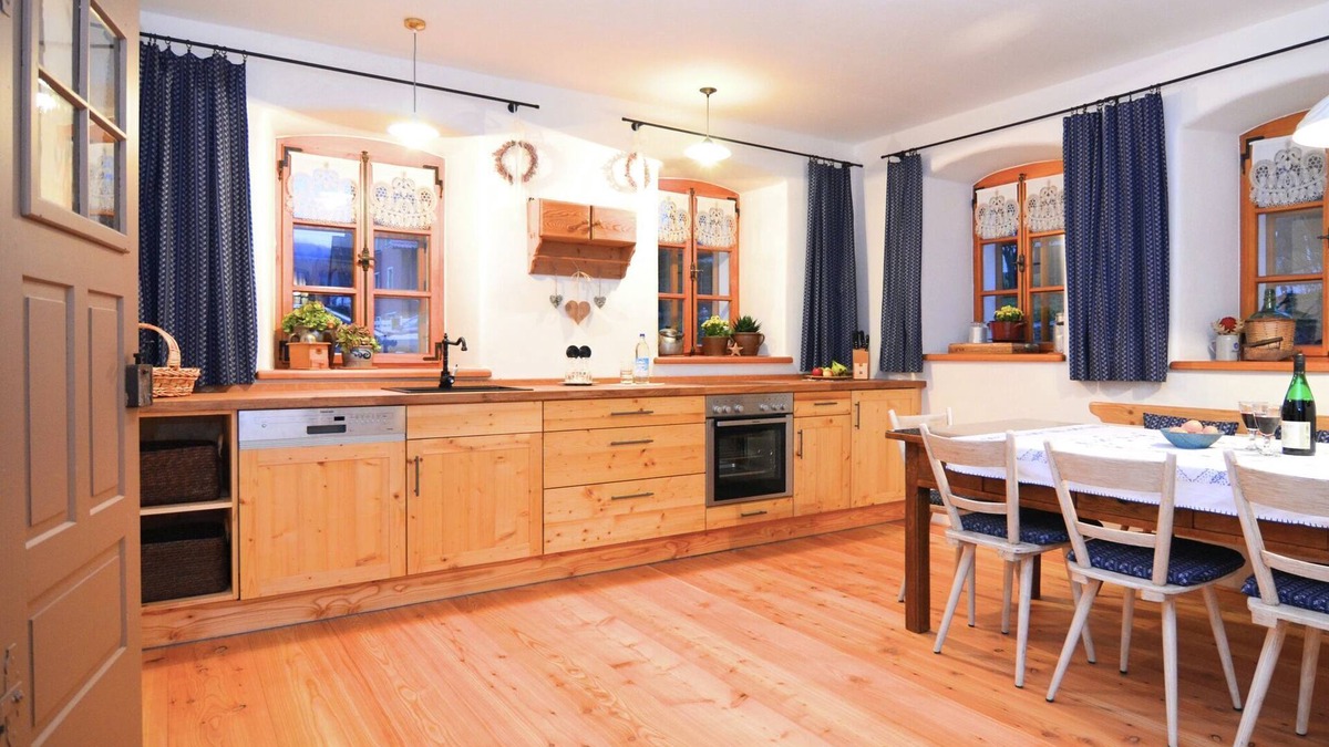 Stadlern House | Sunny holiday home near the forest
