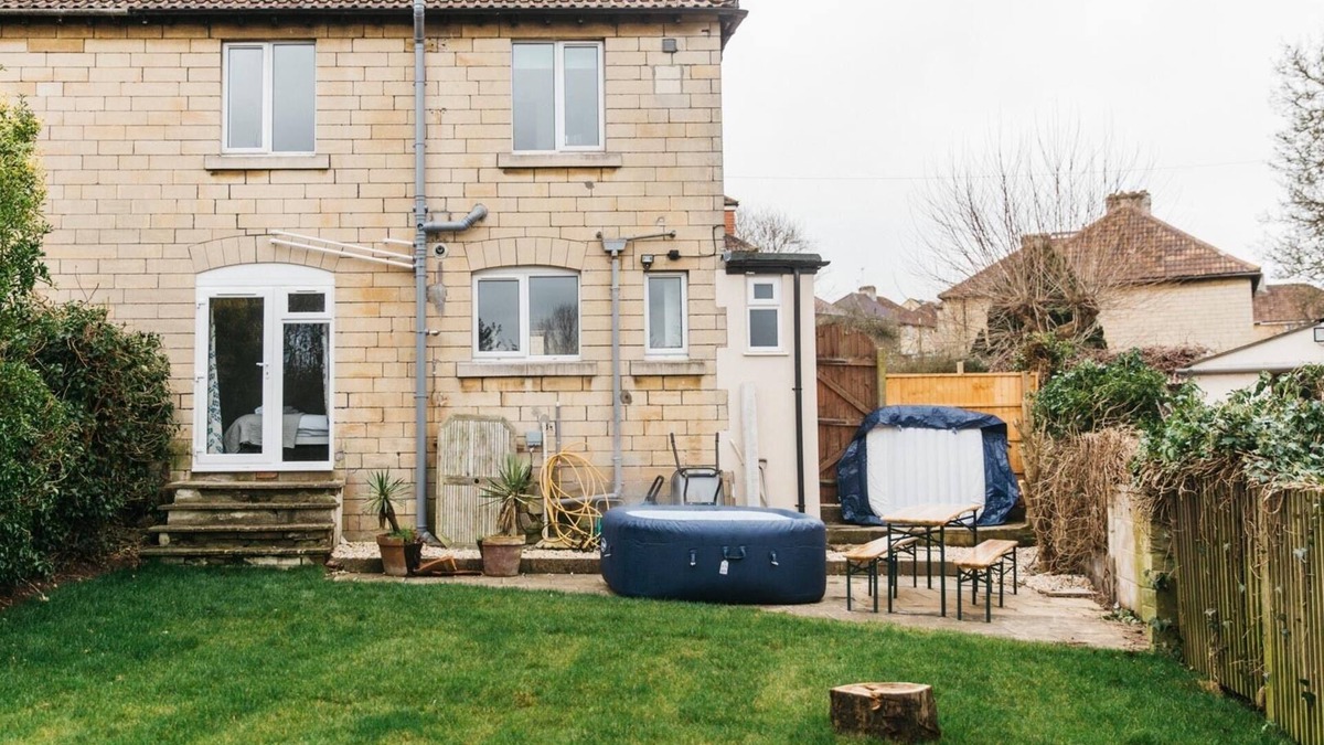 Bath House | Sunny Home With Hot Tub, En-Suites & Free Parking