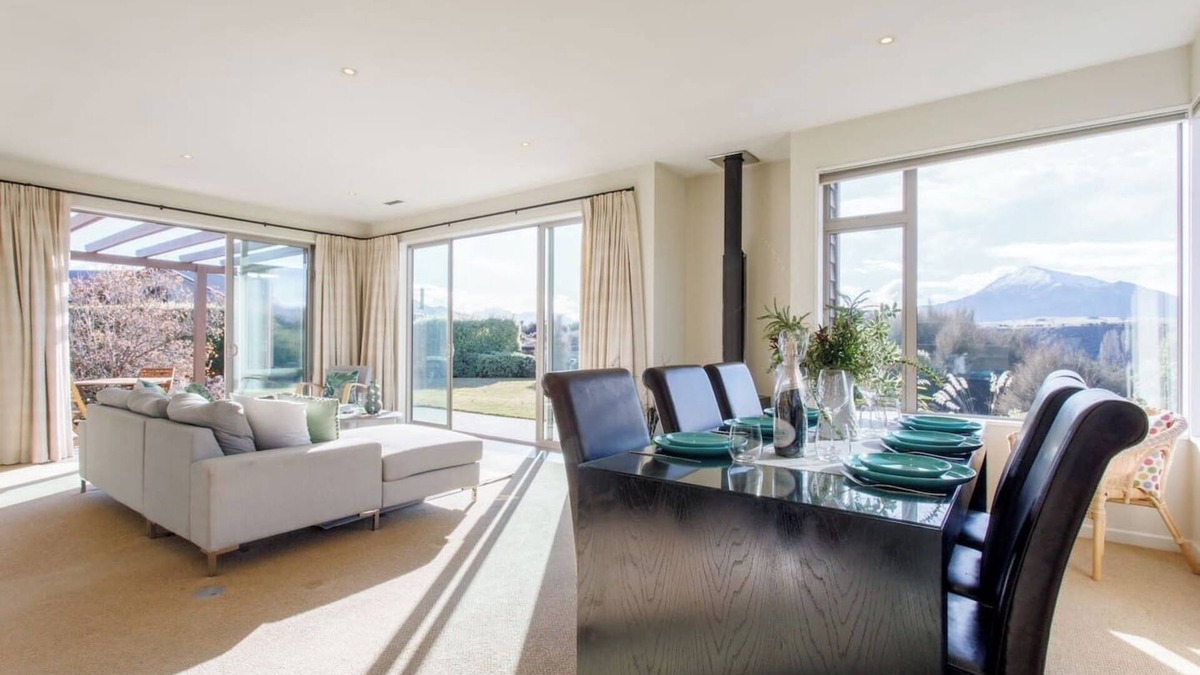 Albert Town House | Sunny home with stunning views