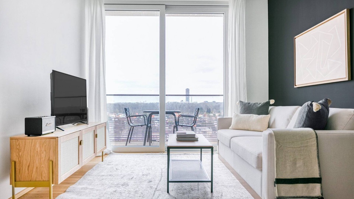 Erdberg Apartment | Sunny Landstraße 1BR w/Pool & Roof Lounge, near Metro U3, by Blueground