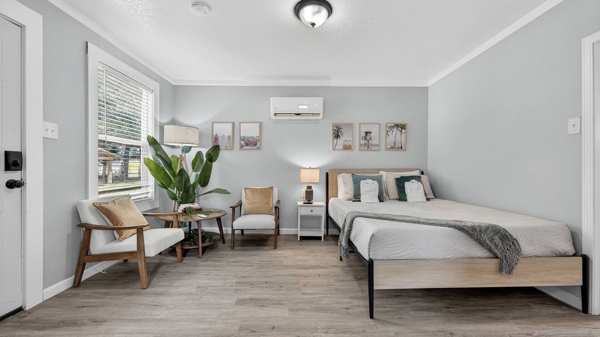 South Pensacola Cottage | Sunny Pensacola Studio Near Beach & Downtown