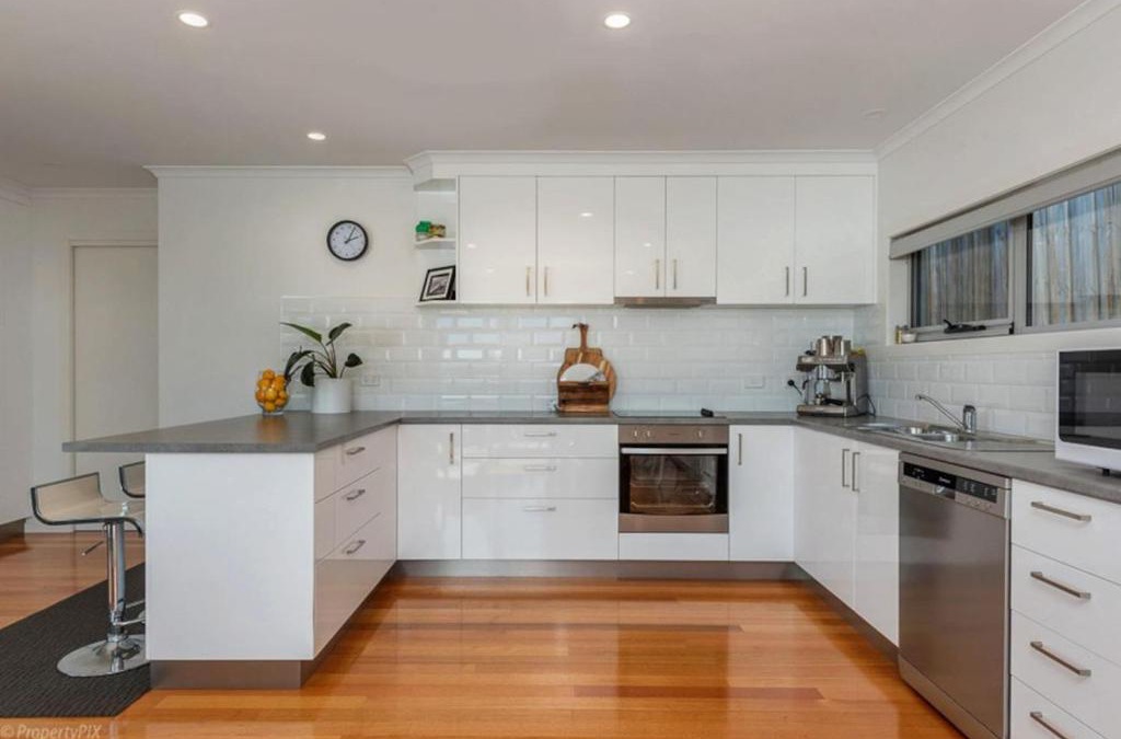 Kingston Beach House | Sunny Retreat in Kingston Beach