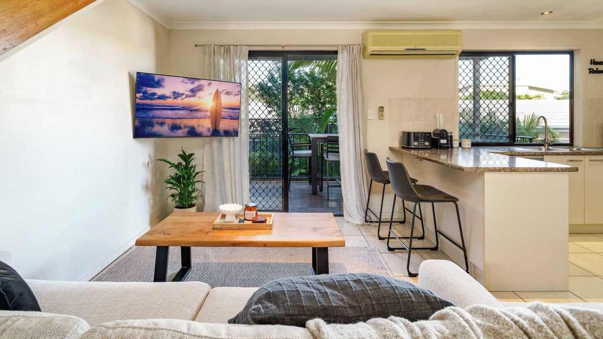Caloundra Apartment | Sunny's Coastal Townhouse in Caloundra