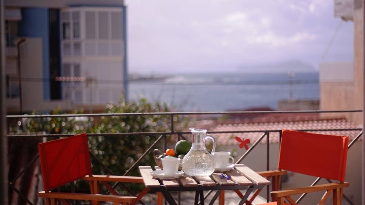 Halepa Apartment | Sunny, sea-view apartment in Chalepa