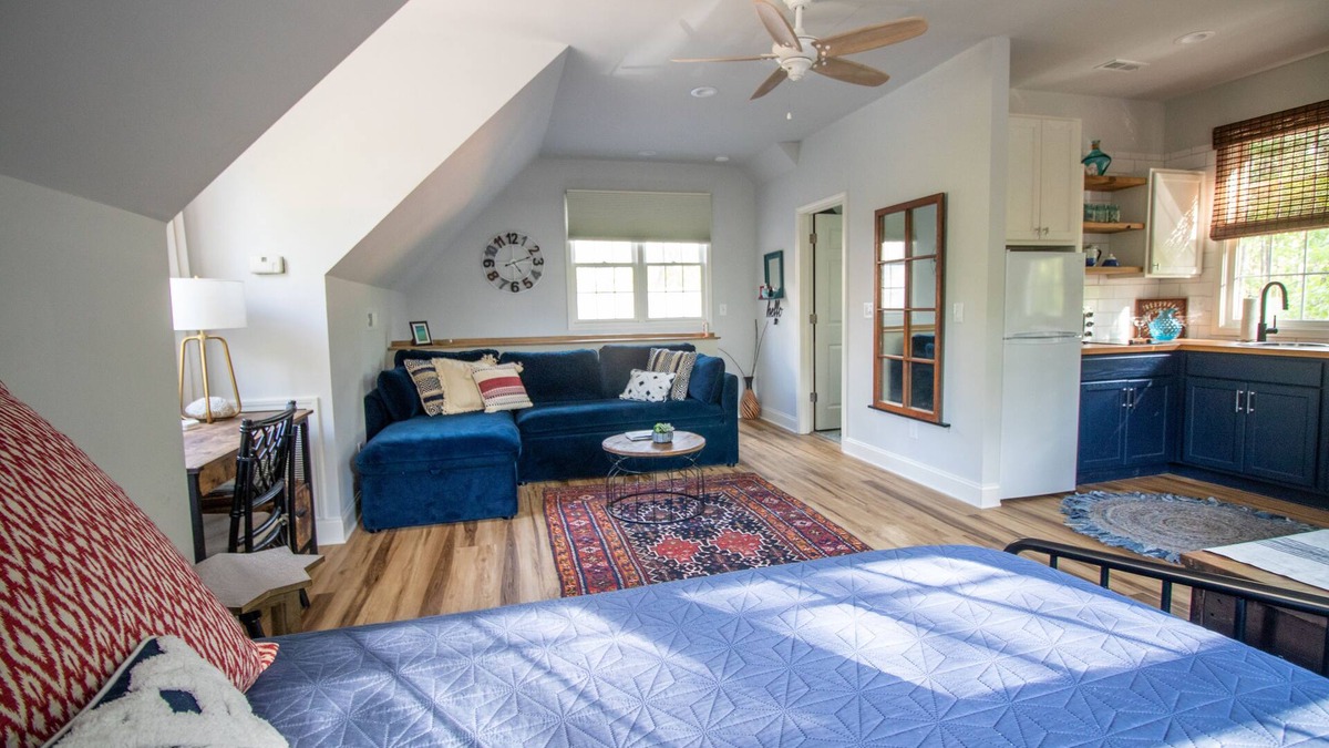 Hampstead Apartment | Sunny Secluded Super-cute Studio Near Topsail Island & Wilmington, NC