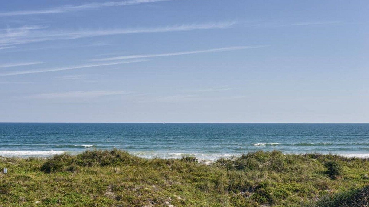 Crescent Beach Condo | Sunny Side Up! DIRECT OCEANFRONT END UNIT! FALL Deals Now!
