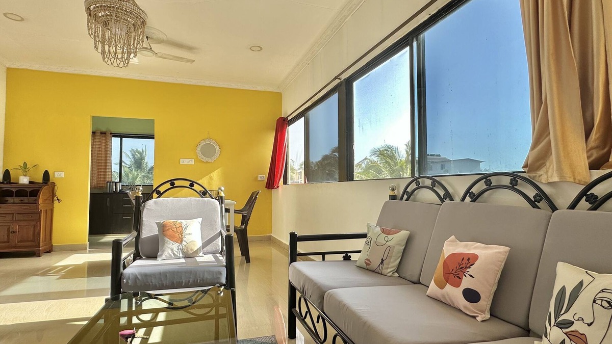 Candolim Apartment | Sunny Side Up Pent 1 with Pool, pet friendly, free parking, free wifi