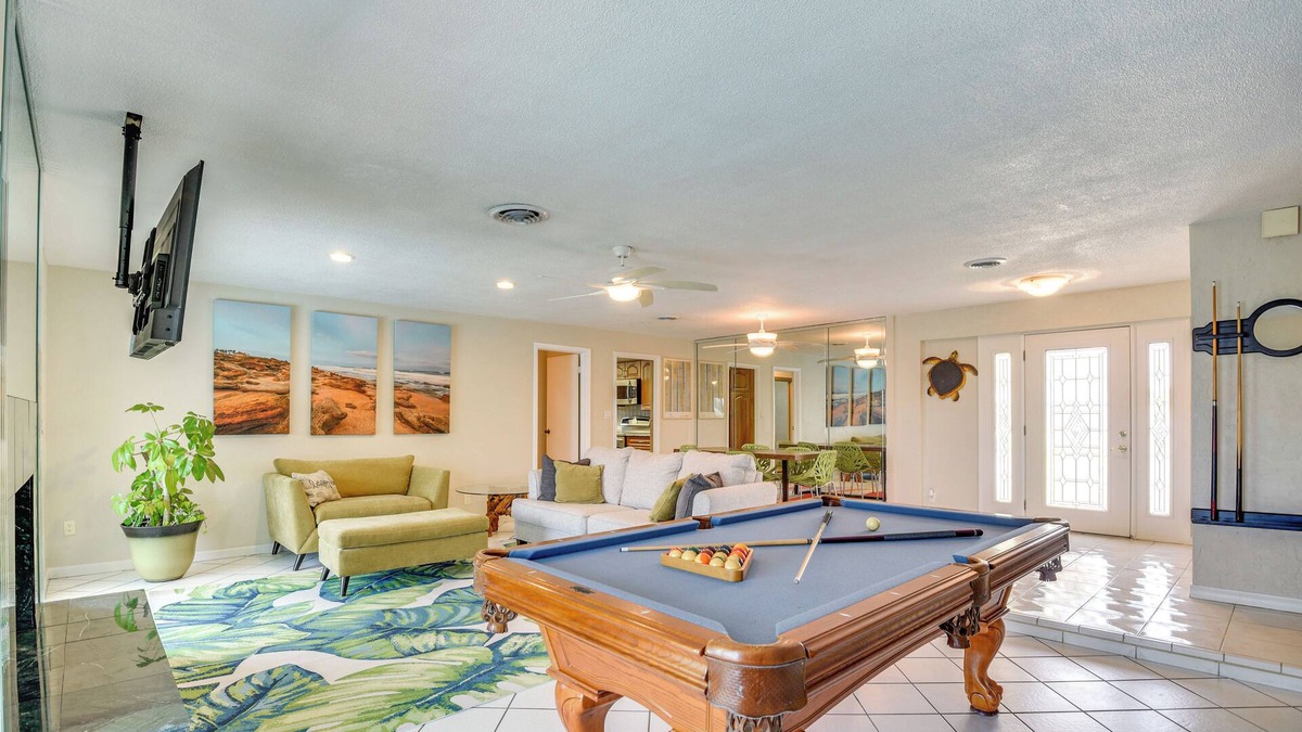Bethune Grant Cottage | Sunny South Daytona Home w/Pool & Grill!
