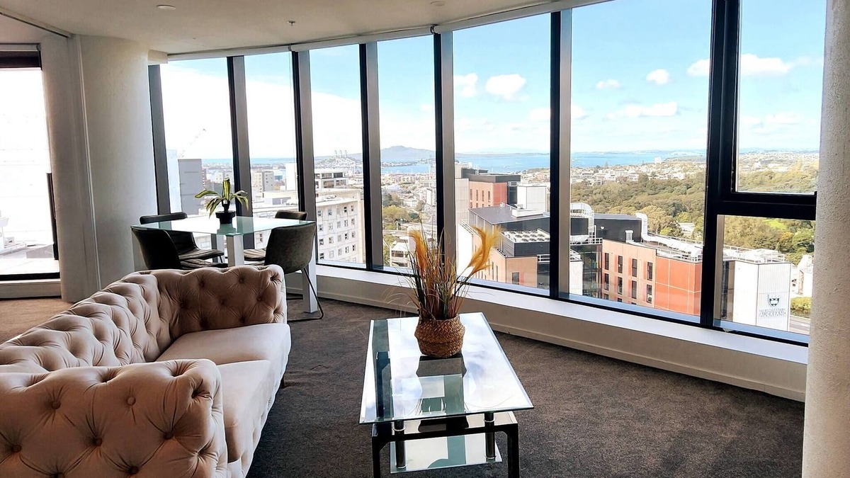 Grafton Apartment | Sunny, Spacious And Magnificent Sea Views!