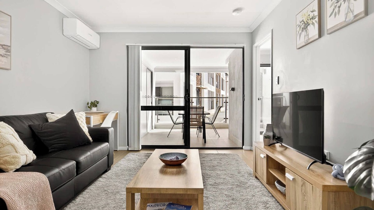 Rockingham Apartment | Sunny Stay in Rockingham 2BR Apartment