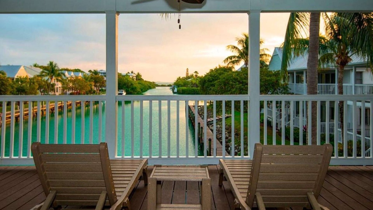 Marathon Apartment | Sunny Stay | Reef Snorkeling. Two Bedroom Private Villa