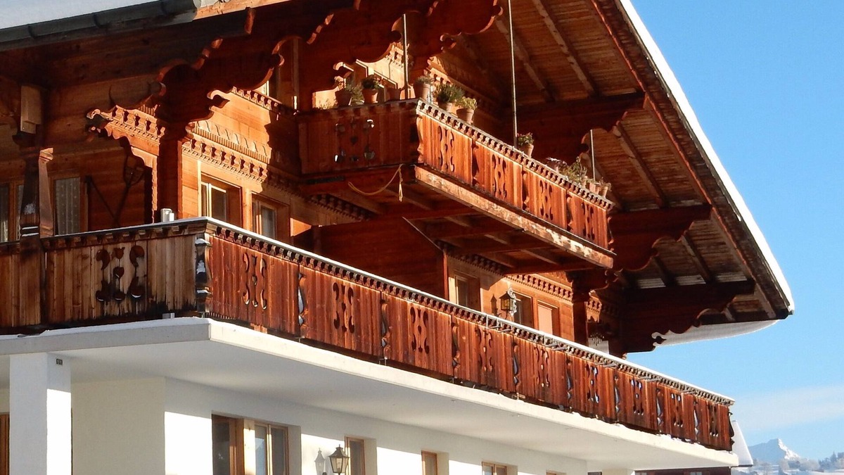 Beatenberg Apartment | Sunny Swiss Chalet Apartment