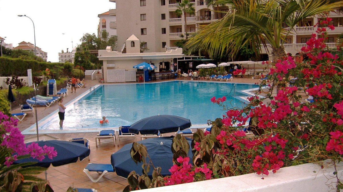Los Cristianos Apartment | Sunny two-bed modern apartment