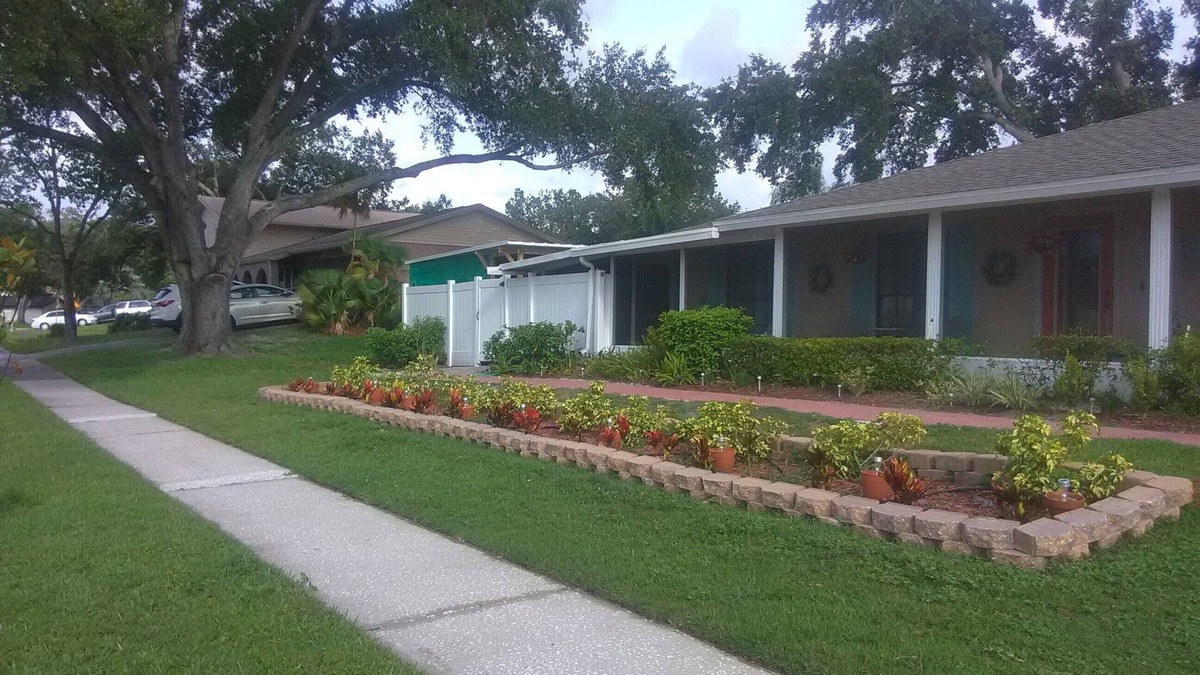 Greater Northdale House | Sunny warm private secure apartment