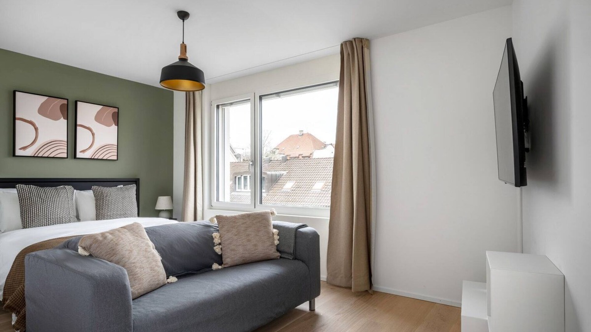 Sihlfeld Apartment | Sunny Wiedikon 1.5 Room w/Storage & W/D, 3 min to Market, by Blueground