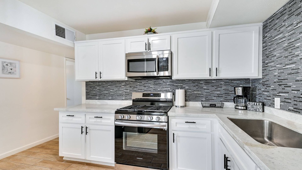 Yuma Cottage | Sunny Yuma Vacation Rental w/ Private Pool!