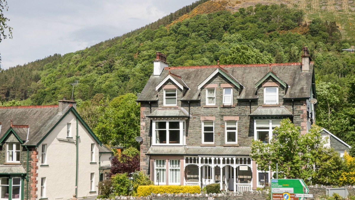 Keswick Cottage | SUNNYCROFT, family friendly, with open fire in Keswick