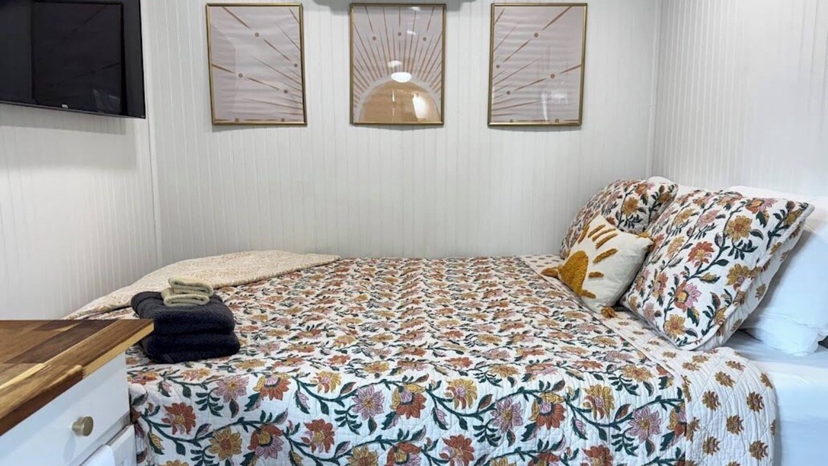 Gulfport House | Sunnyside Suit, Luxe Tiny Home Gulfport, MS
