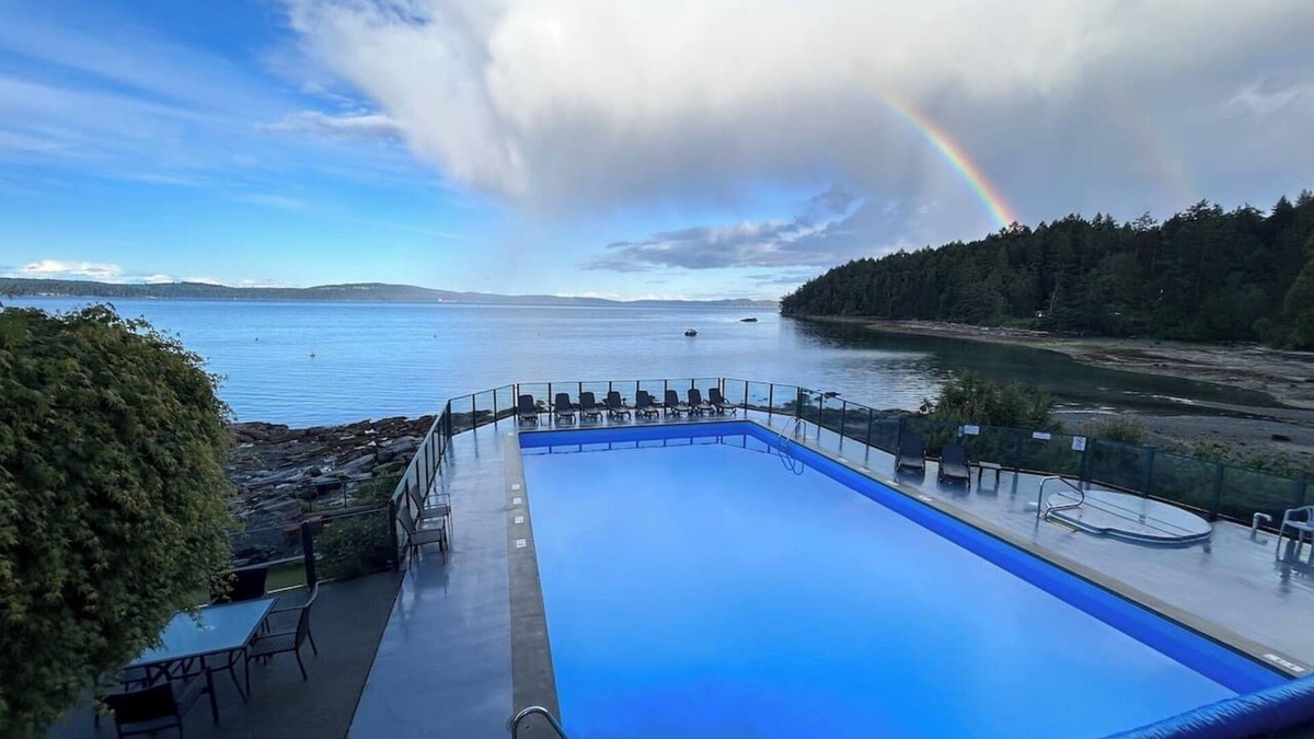 North Oyster Apartment | Sunrise Cove Apt at Inn of The Sea | Seaview, pool, hot tub