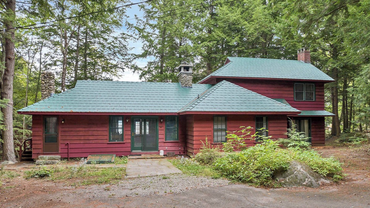 Sunapee House | Sunrise Cove Summary: