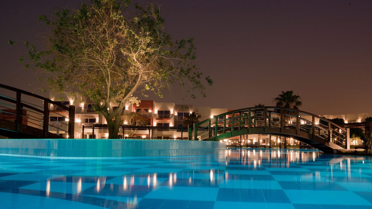 Village Road Resort | SUNRISE Crystal Bay Resort - Grand Select