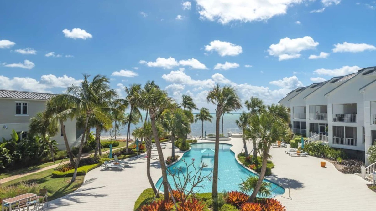 Islamorada Condo | Sunrise Haven - Maison 306 - Beach, Pool, Hot Tub, Kayaks, SUPs & Day Dock