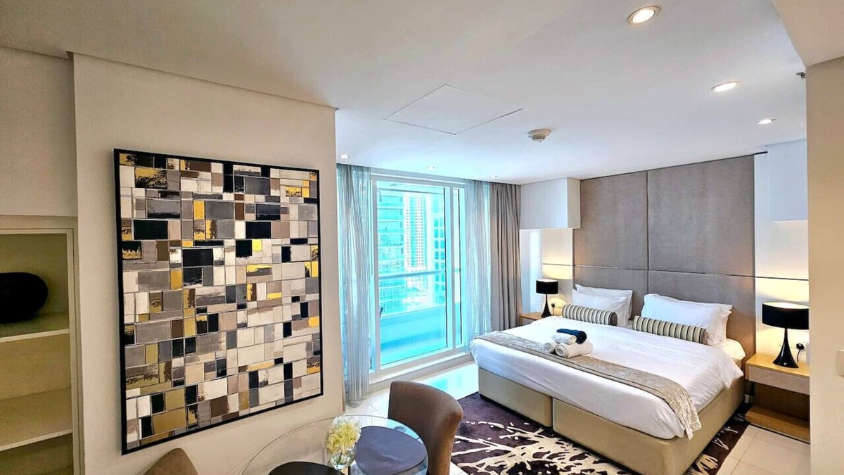 Downtown Dubai Apartment | Sunrise Homes - Chic Studio close to Dubai Mall with Canal Views