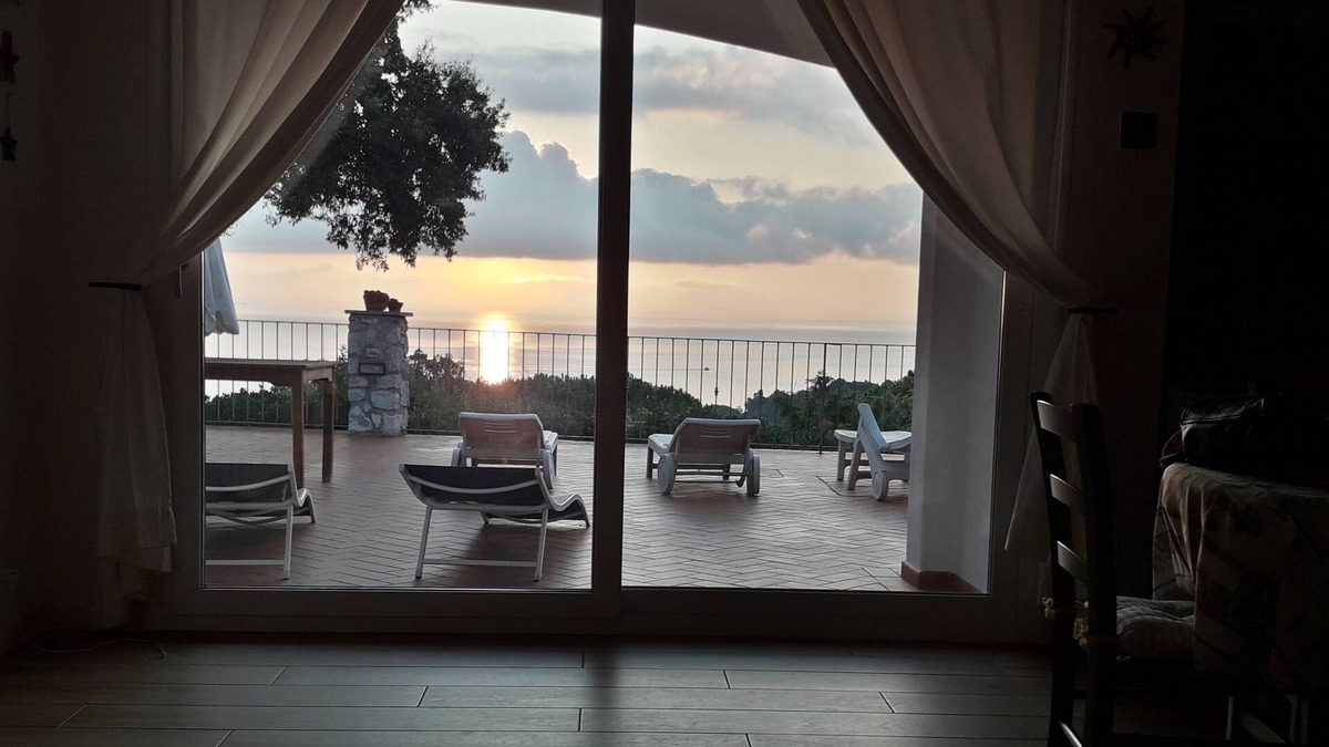 Capoliveri House | Sunrise in straccoligno renovated semi-detached house large garden sea view