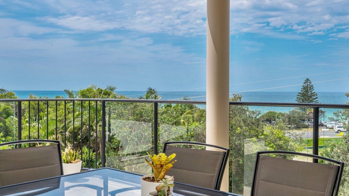 East Ballina House | Sunrise on Shelly - Beautiful spacious pet friendly home next to the ocean with amazing views