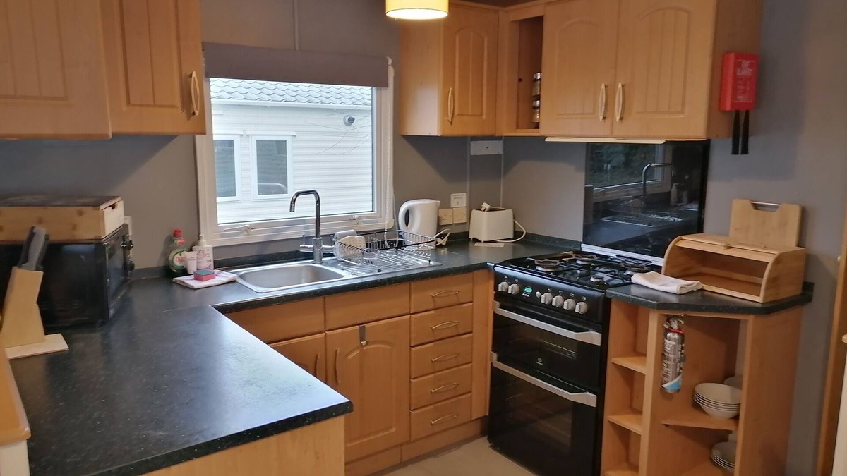 St Leonards-On-Sea House | Sunrise - quiet area on Beauport (D/F)