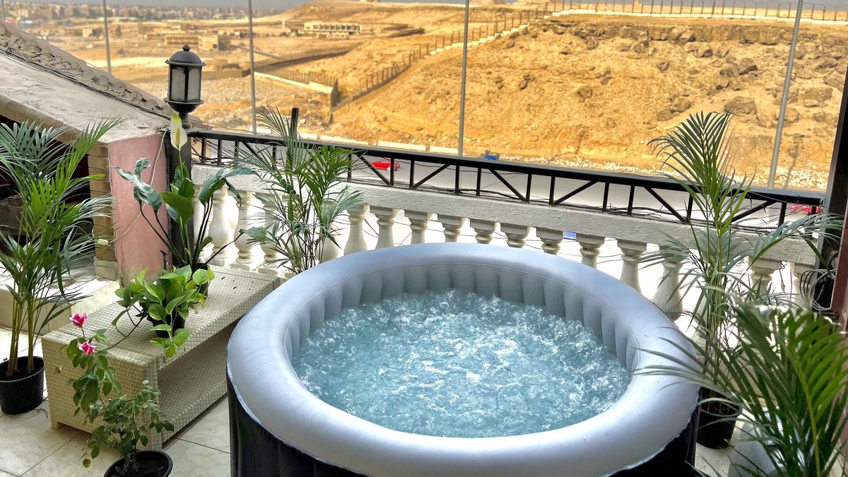 Giza Apartment | Sunrise Rooftop Pyramids view studio