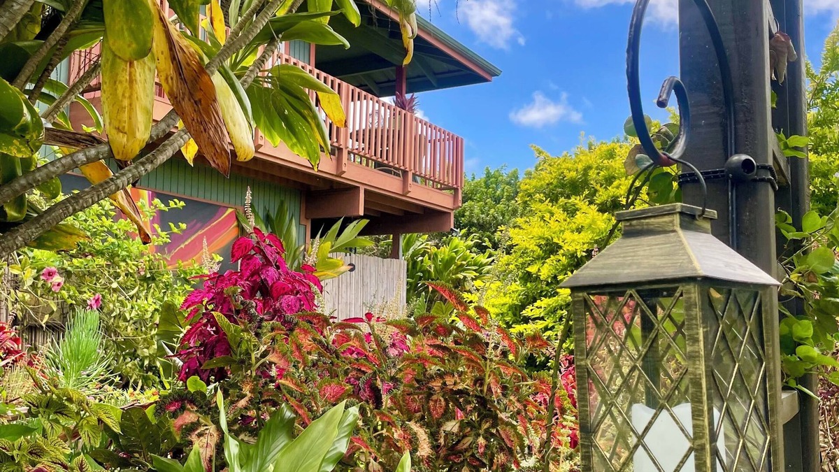 Naalehu Apartment | Sunrise Sanctuary, Spacious, Beautiful, Tranquil Living, Green Sands Beach