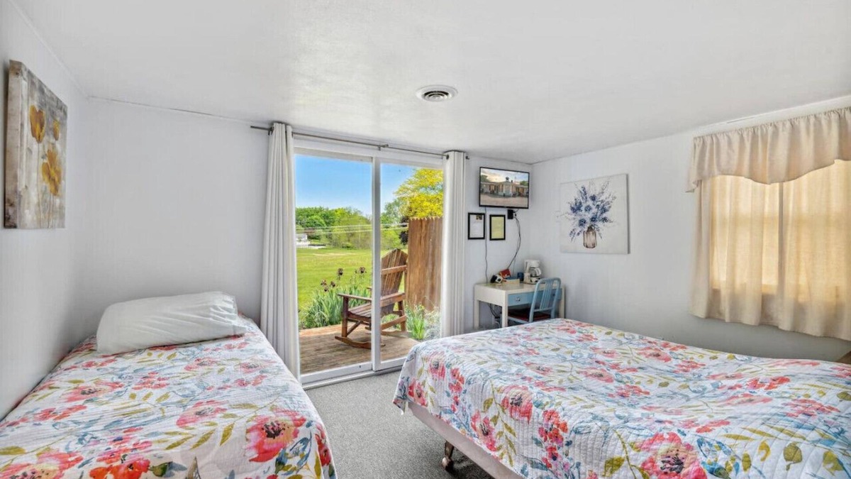 Hudson Hotel | Sunset Acres Motel - Number 8