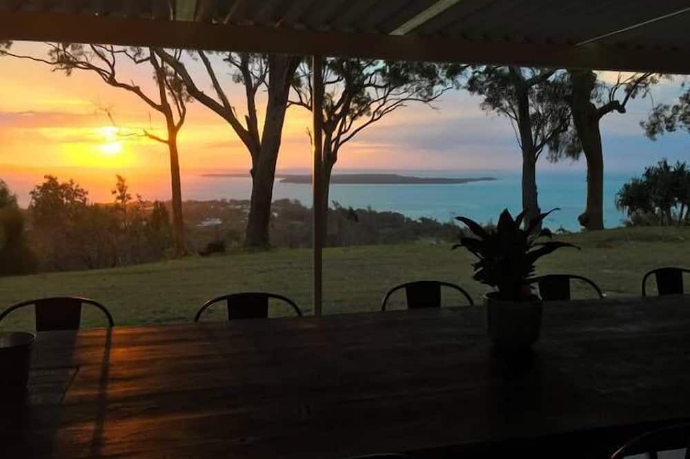 Dunwich House | Sunset Spectacular 180° City Skyline & Water Views