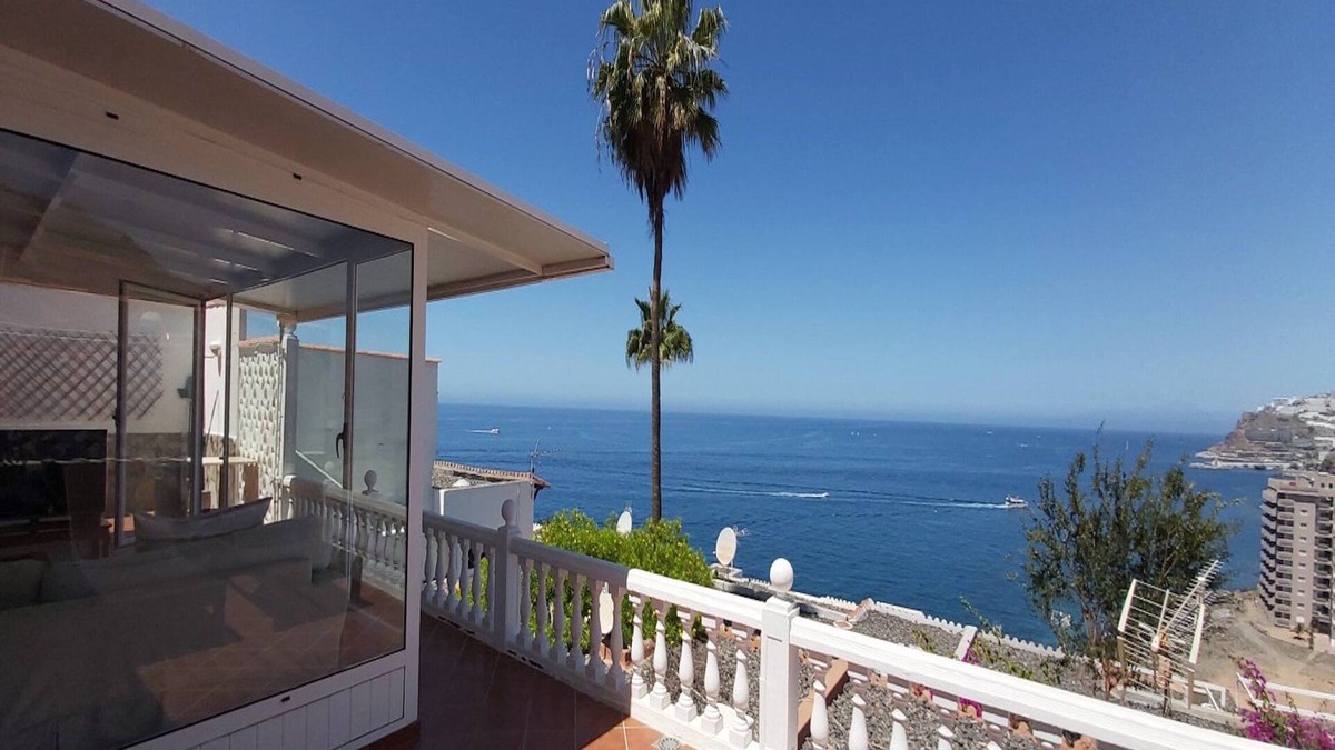 Balito House | Sunset Balcony with Ocean Views and pool access!