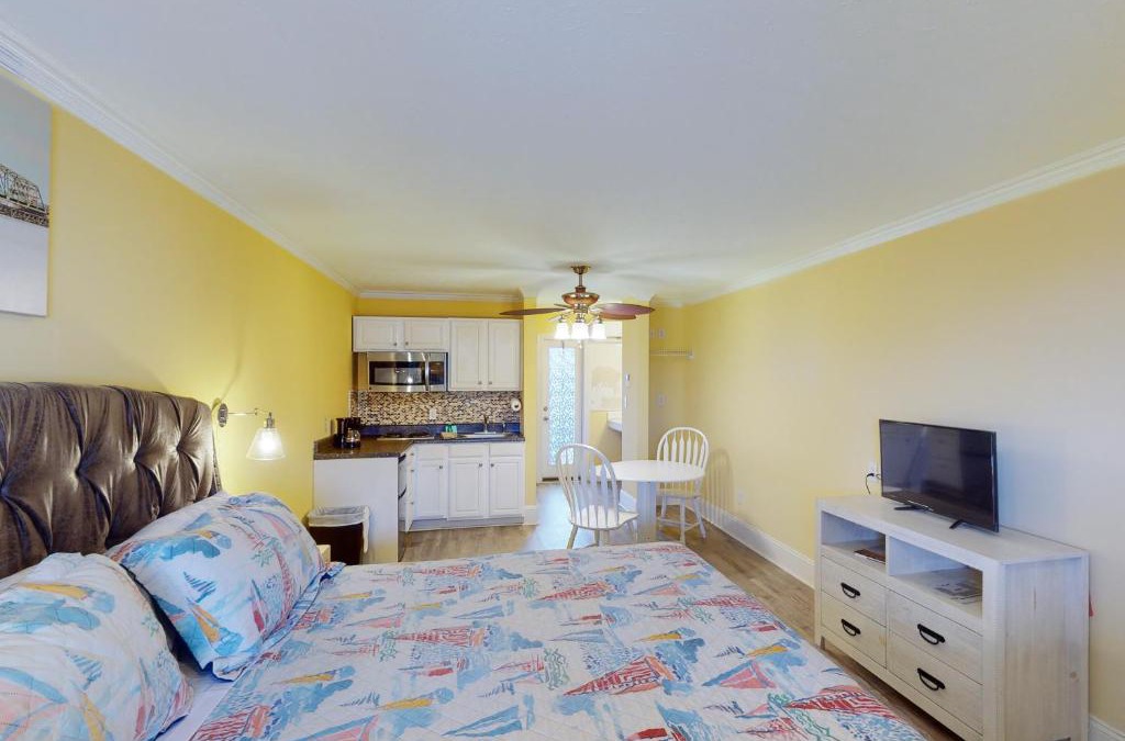 Surf City Hotel | Sunset Bliss