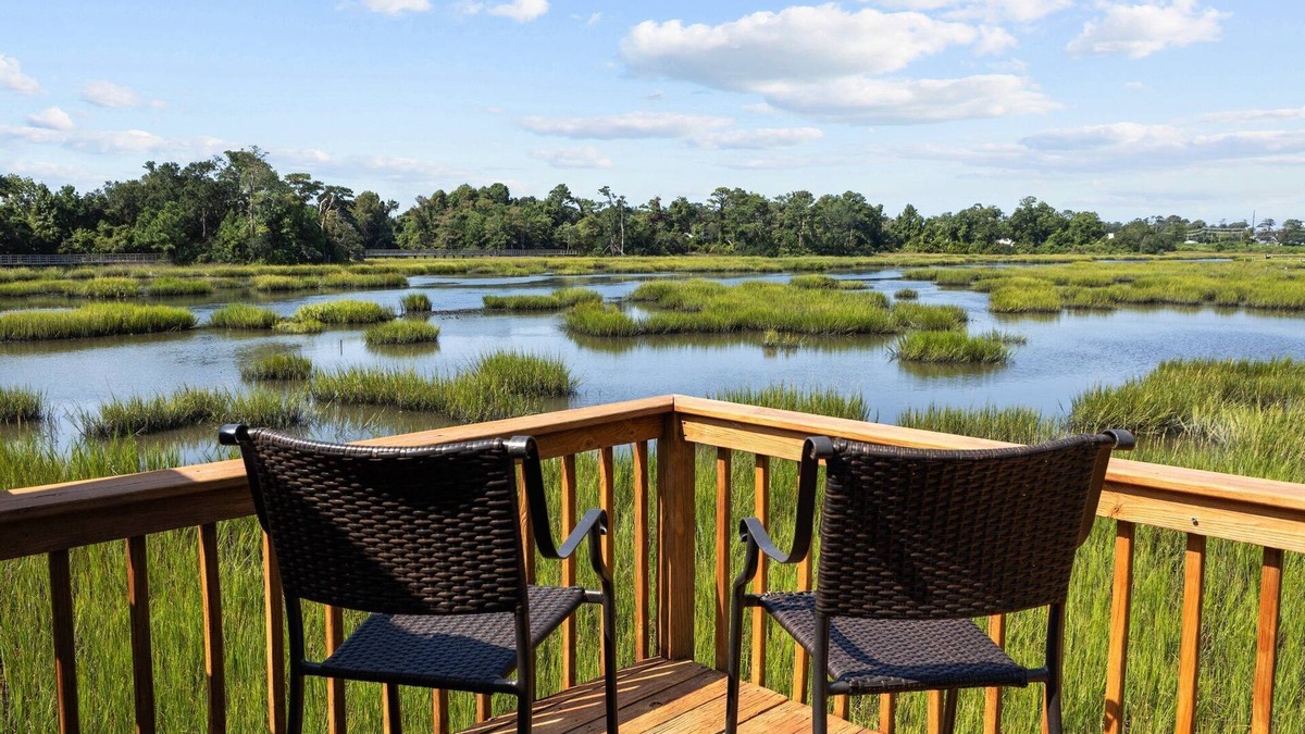 Morehead City Cottage | Sunset Cottage on Calico Creek