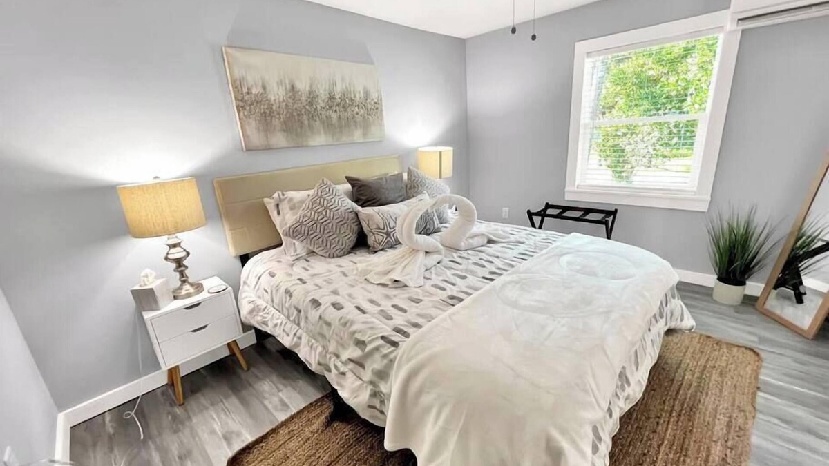 Fort Walton Beach Apartment | Sunset Dream Minutes from the Beach - Unit 8