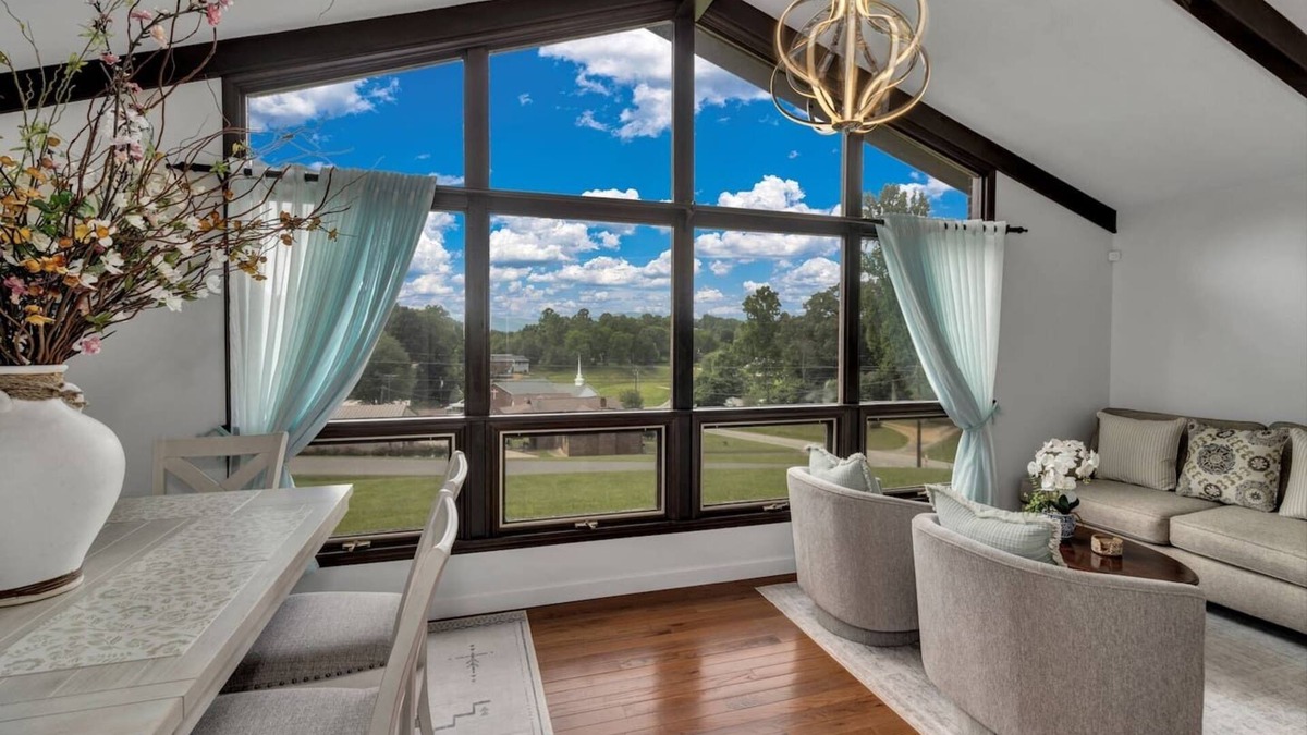 Marion House | Sunset Haven is a Lovely Family Home in Marion