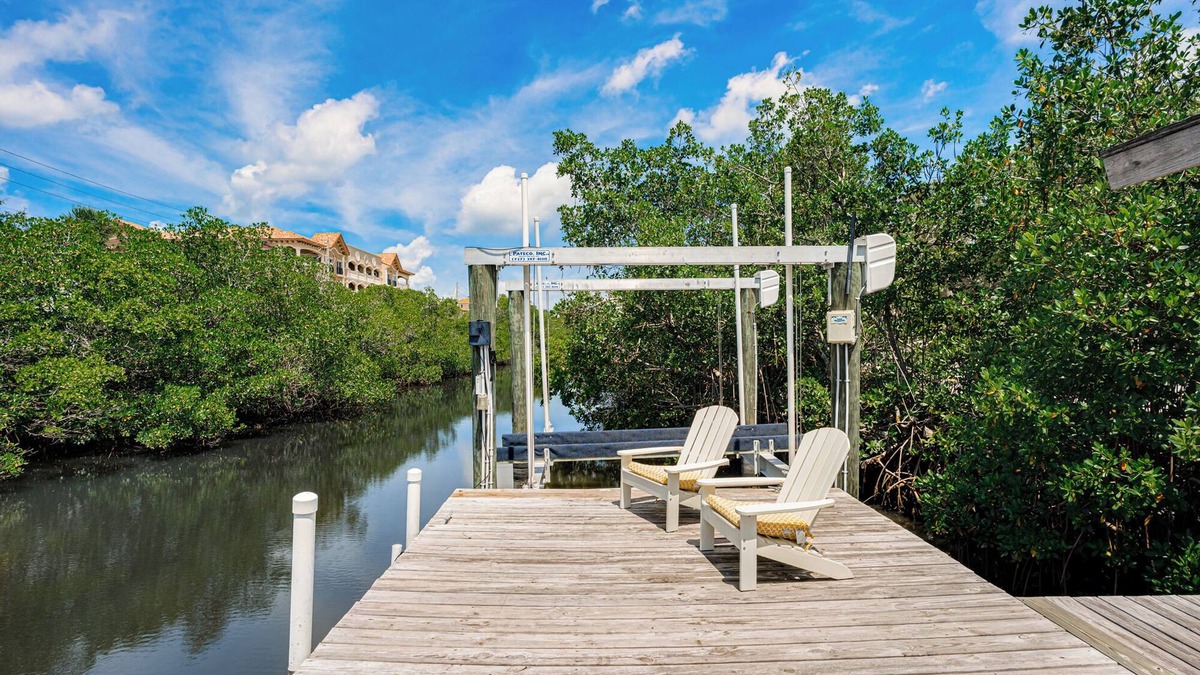Indian Rocks Beach Condo | Sunset Hideaway - Private Dock, 3 Balconies, Stock Tank/Plunge Pool