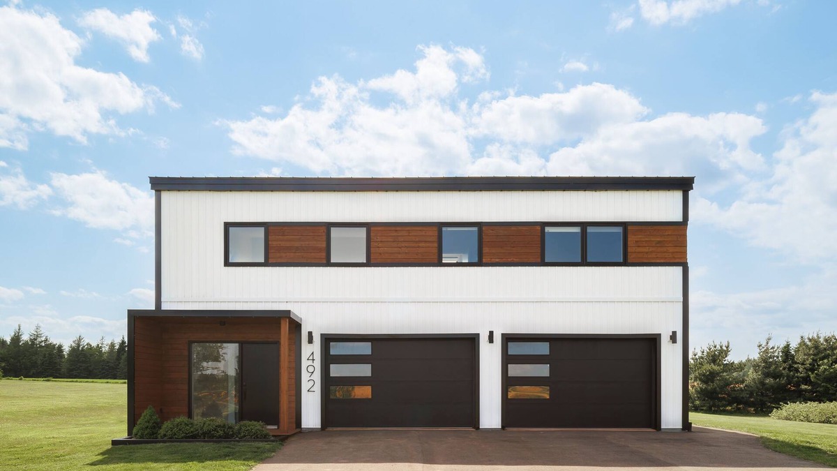 Kensington House | Sunset Hideaway . Beautiful New & Modern Full Home Rental