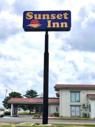 South Oklahoma City Hotel | SUNSET INN Oklahoma City
