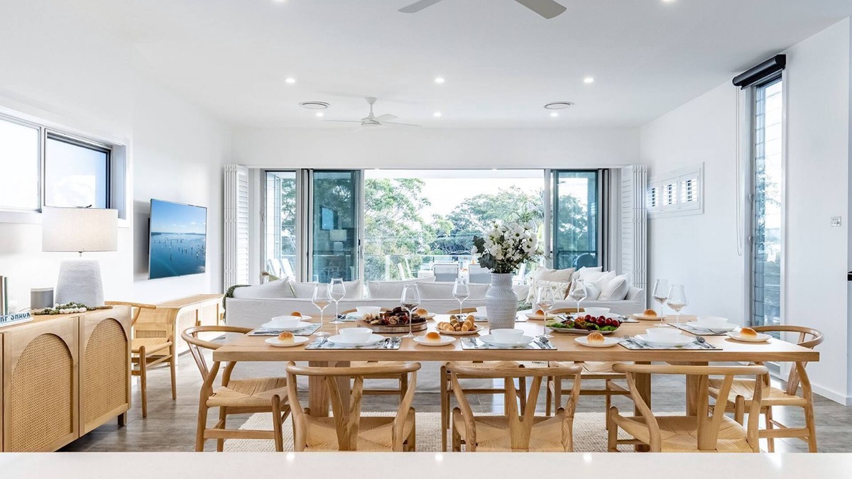 Soldiers Point House | Sunset Jewel - 7a Cromarty Road, Soldiers Point - Ocean Views, Linen, AIR CON & Wi-Fi
