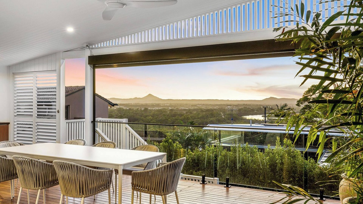 Noosa Heads Apartment | Sunset Lagoon ~ Noosa Luxury with Stunning Views