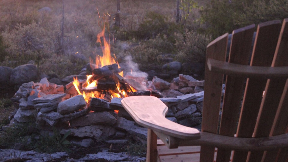 Northern Bruce Peninsula Cottage | ★Sunset Lakehouse,Hot tub,Waterfront,Wifi,Canoes Kayaks★