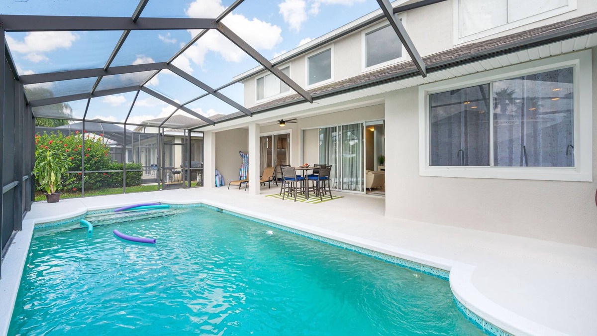 Sunset Lakes House | Sunset Lakes> 6/4> Pool> Game Room 8PPL