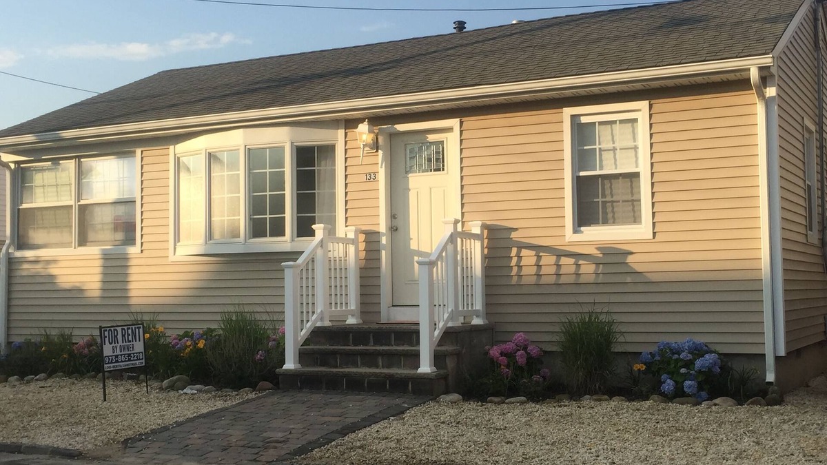 Lavallette House | Sunset Manor minutes to Seaside Heights Boardwalk heading south,