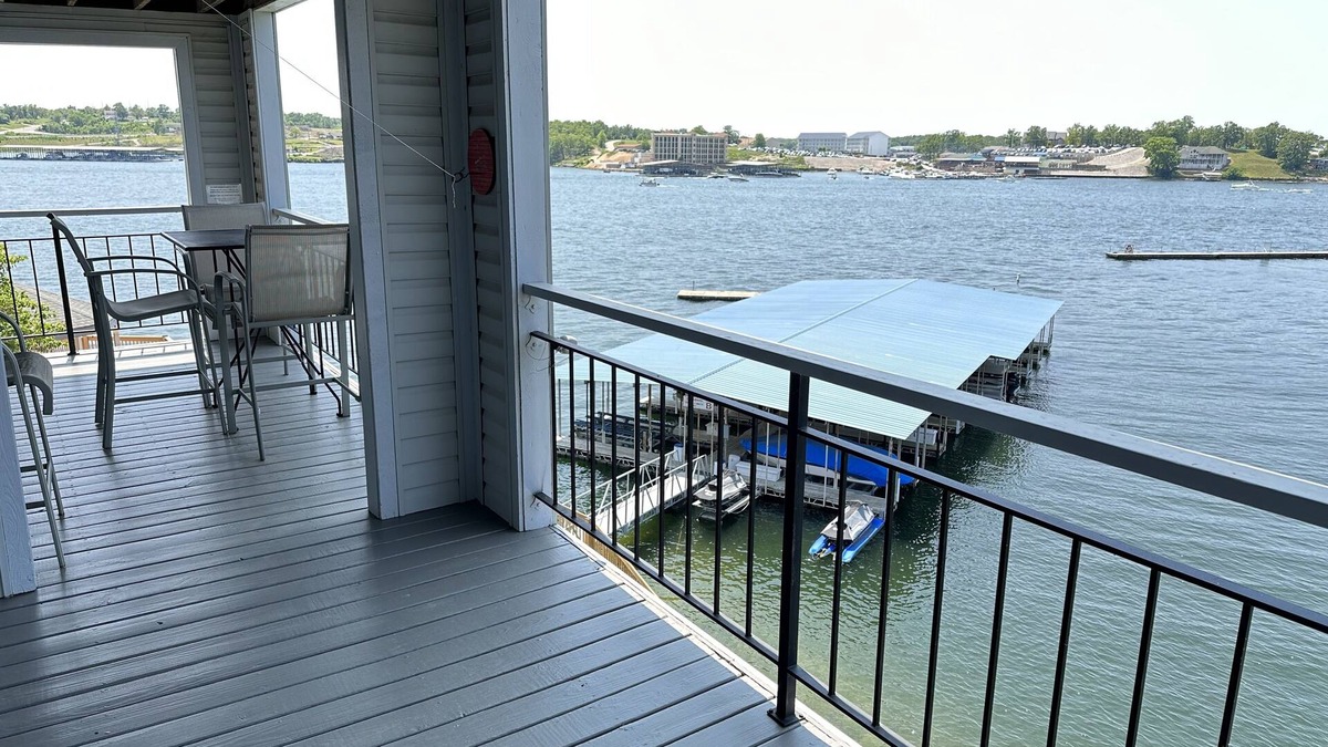 Osage Beach Condo | Sunset Oasis: A condo at heart of the Lake with a stunning lake view! All 5⭐️s!