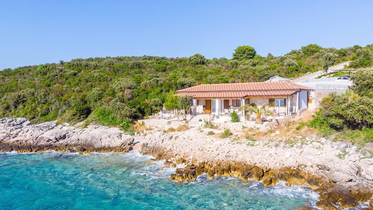 Loviste Villa | Sunset Paradise, getaway villa in private oasis